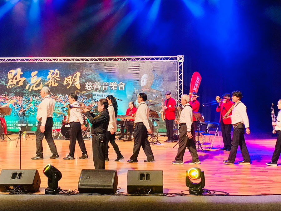 胡笙邀請東方超級樂團、笙愛樂團共同參演，規模彷彿巨星演唱會。（圖：梁國榮攝）